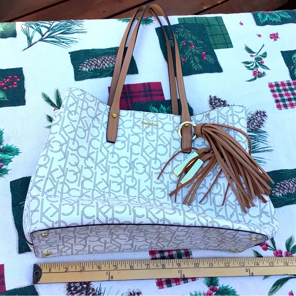 Calvin Klein shoulder bag.